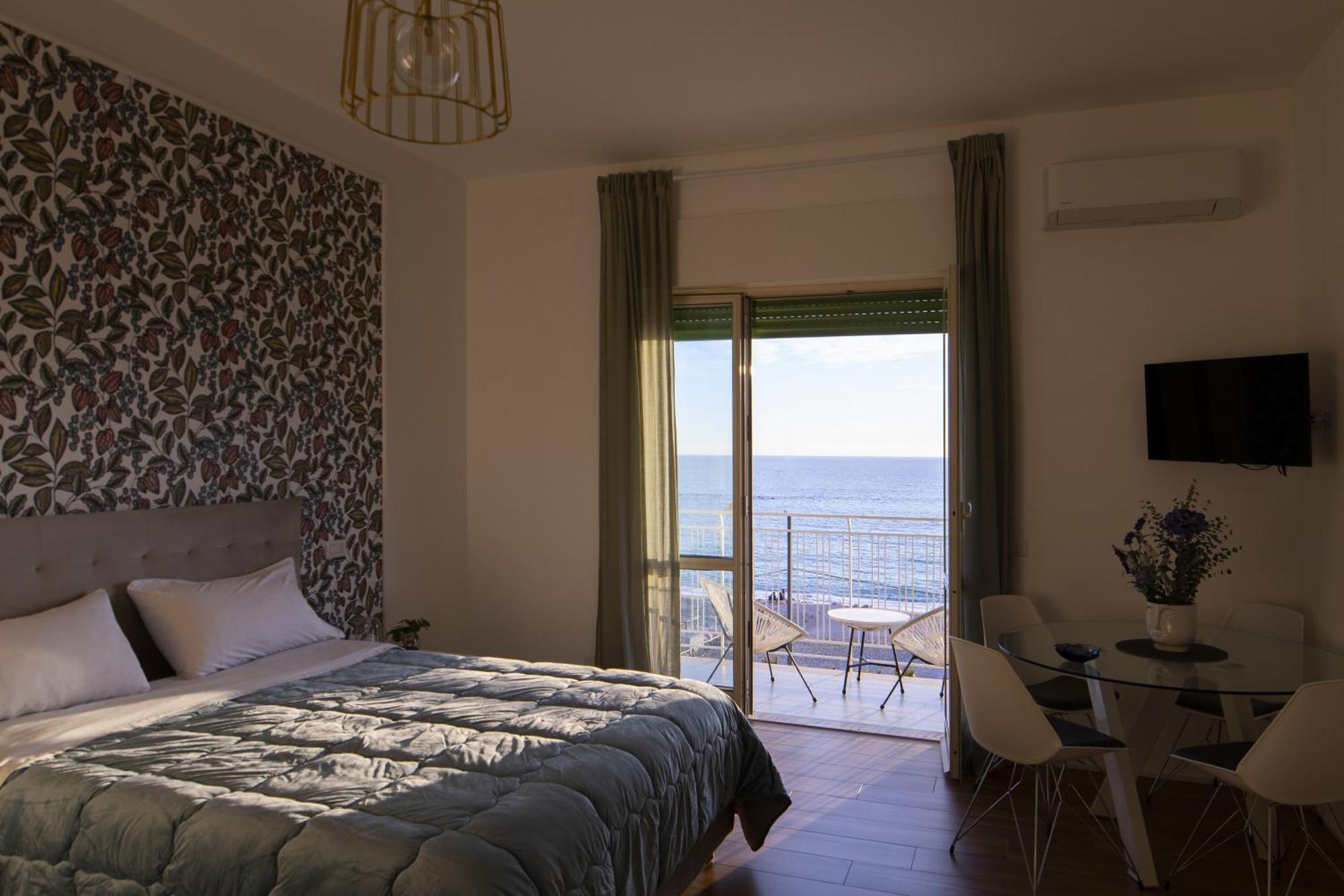 Cas' A Mare - Beachfront Luxury Suites Salerno Buitenkant foto