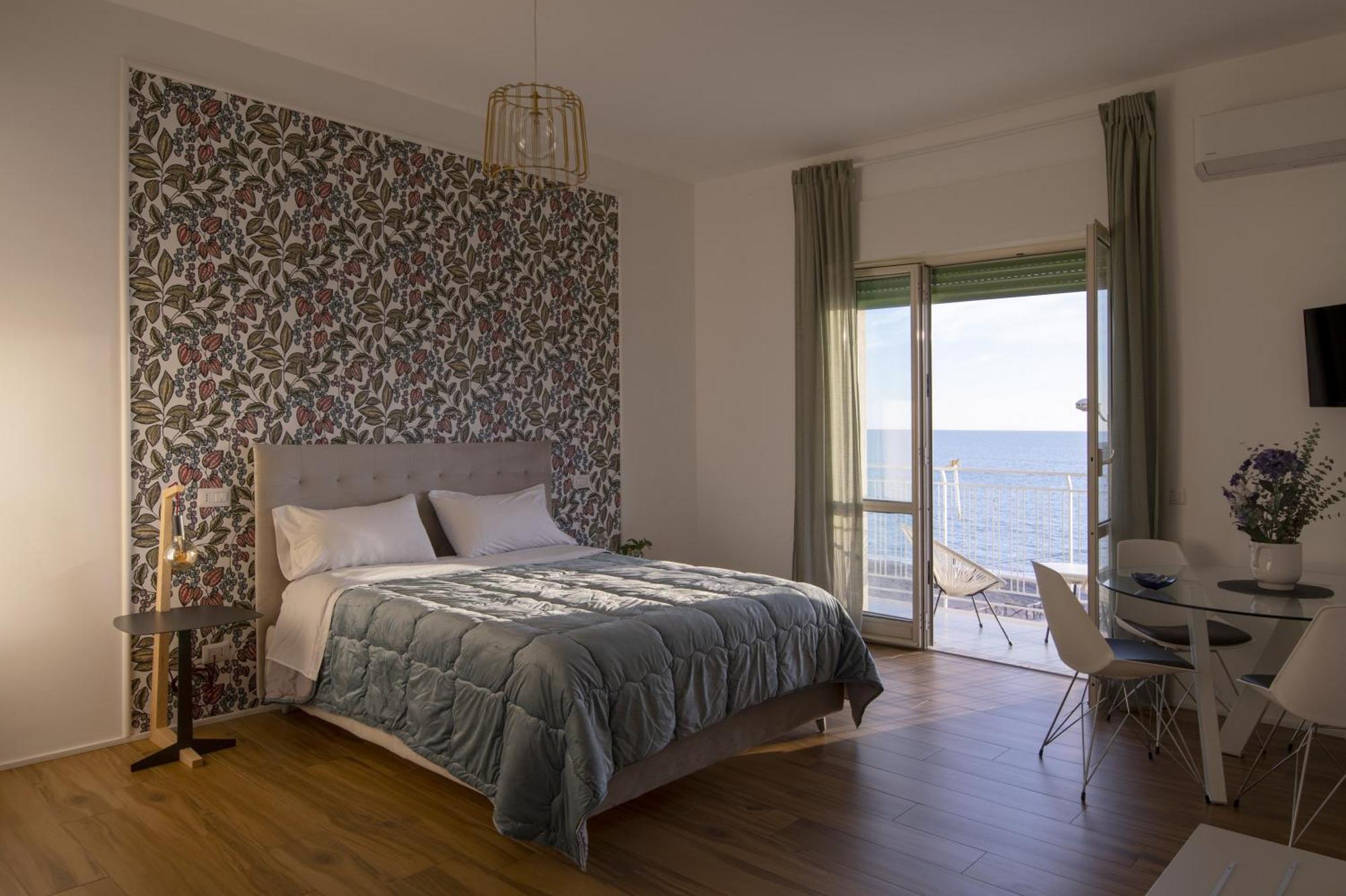 Cas' A Mare - Beachfront Luxury Suites Salerno Buitenkant foto