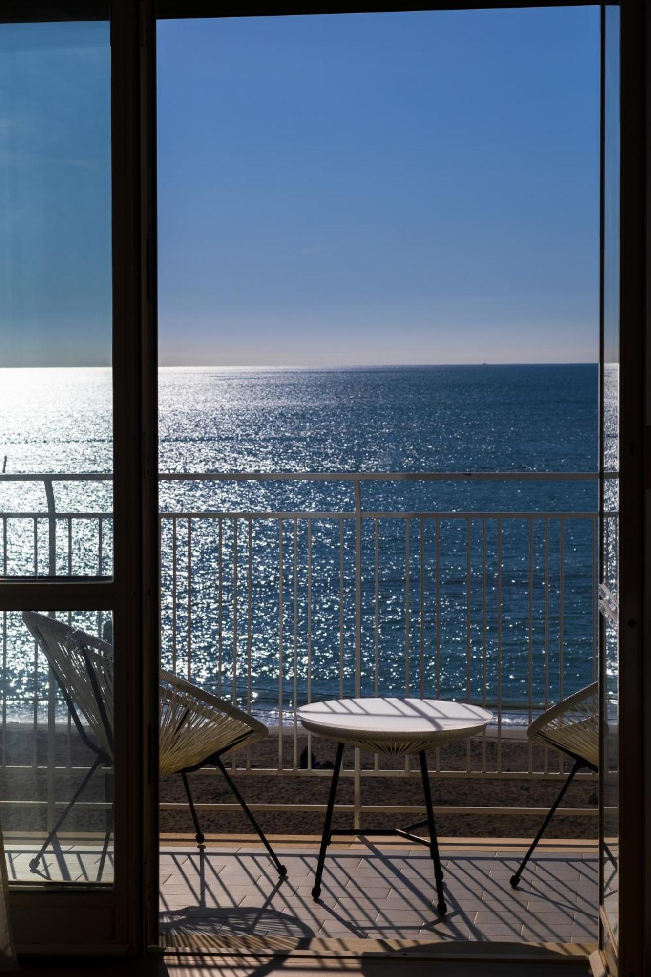 Cas' A Mare - Beachfront Luxury Suites Salerno Buitenkant foto