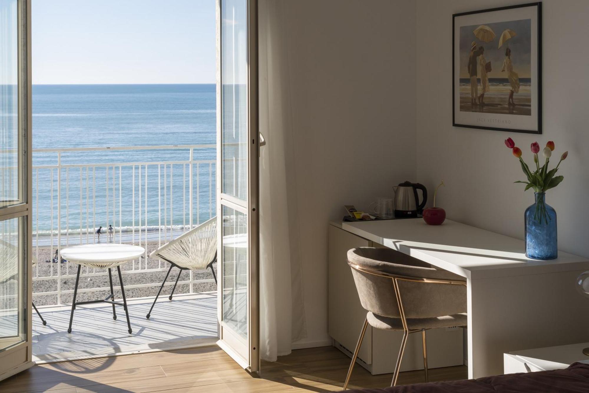 Cas' A Mare - Beachfront Luxury Suites Salerno Buitenkant foto